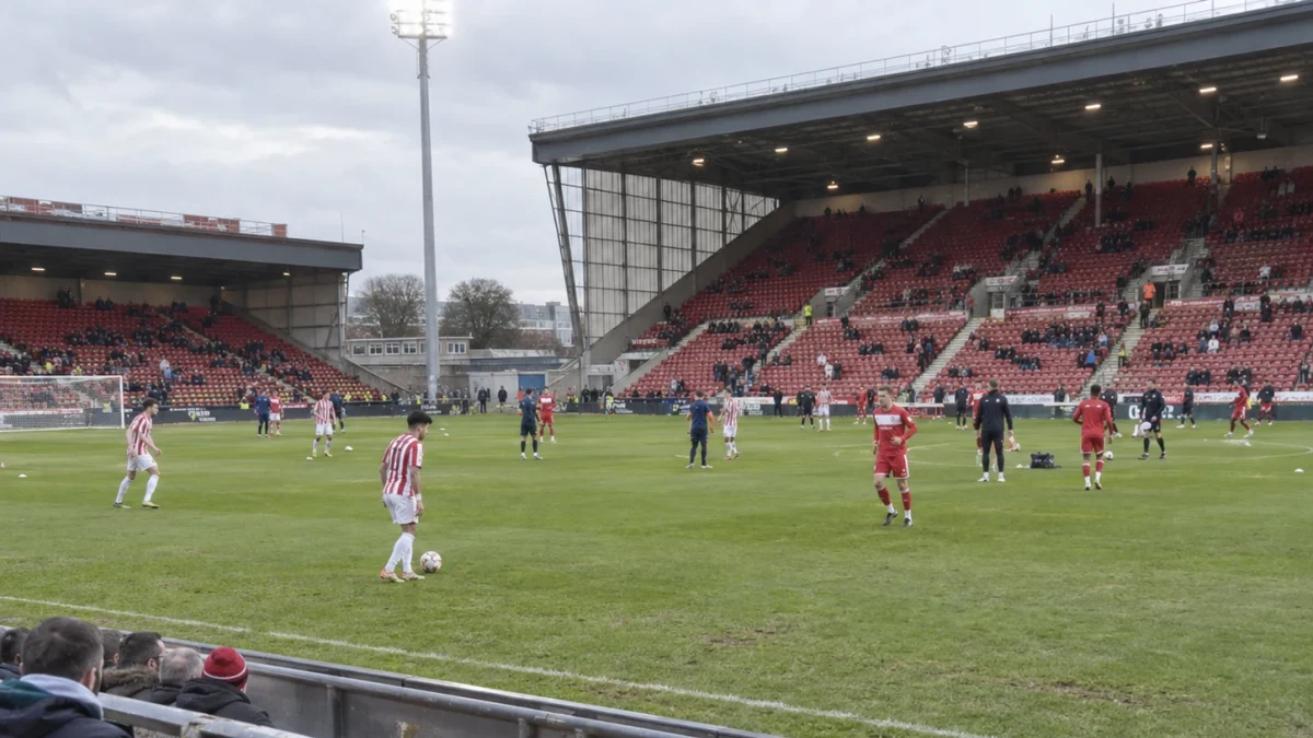 Opprykksrivaler møtes på bet365 Stadium