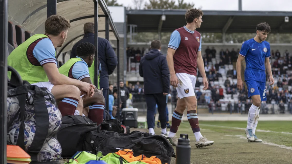 Chelsea holder trykket på City etter seier borte mot West Ham