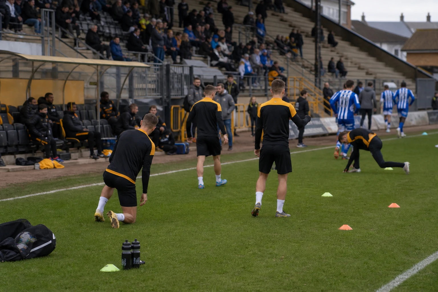 Cambridge United og Huddersfield møtes i tidlig opprykksduell