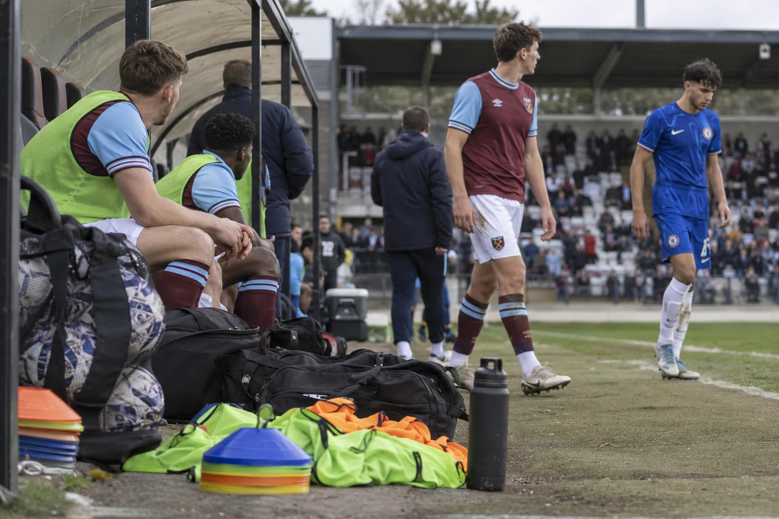 Chelsea holder trykket på City etter seier borte mot West Ham